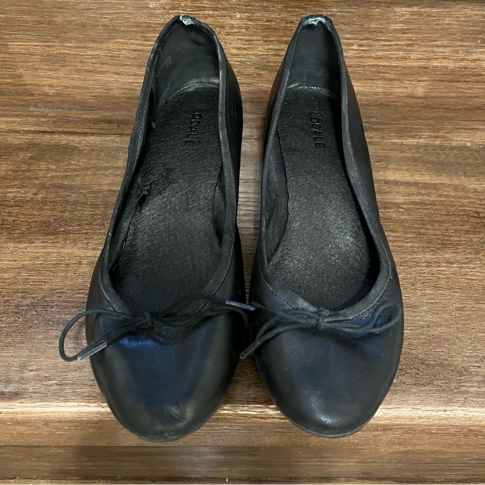 Locale Black Ballerina Style Leather Pumps. Women’s size US 7.5/EU 38